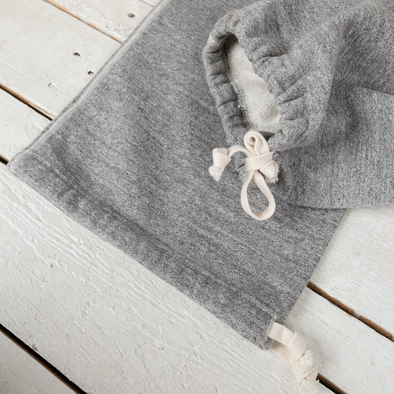 Buzz Rickson's Sweat Pants U.S. Air Force Heather Grey, Detailansicht des Saums mit Kordelzug