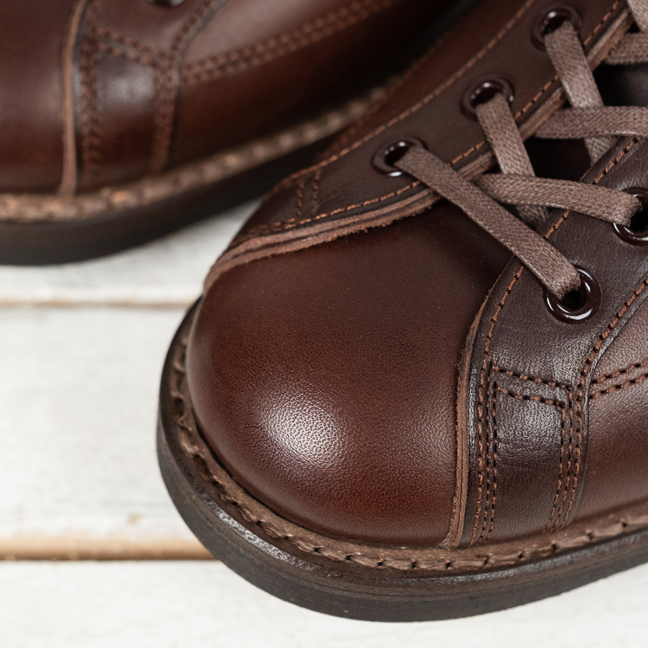 "The Henry" Boat Bullhide Loano Burgundy