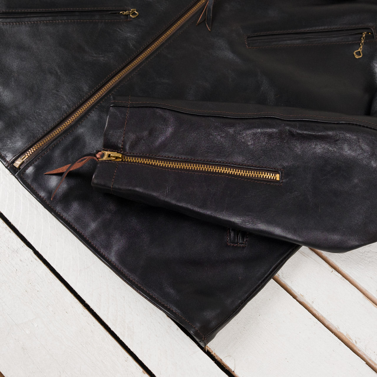 Horsehide "Deviant" Black