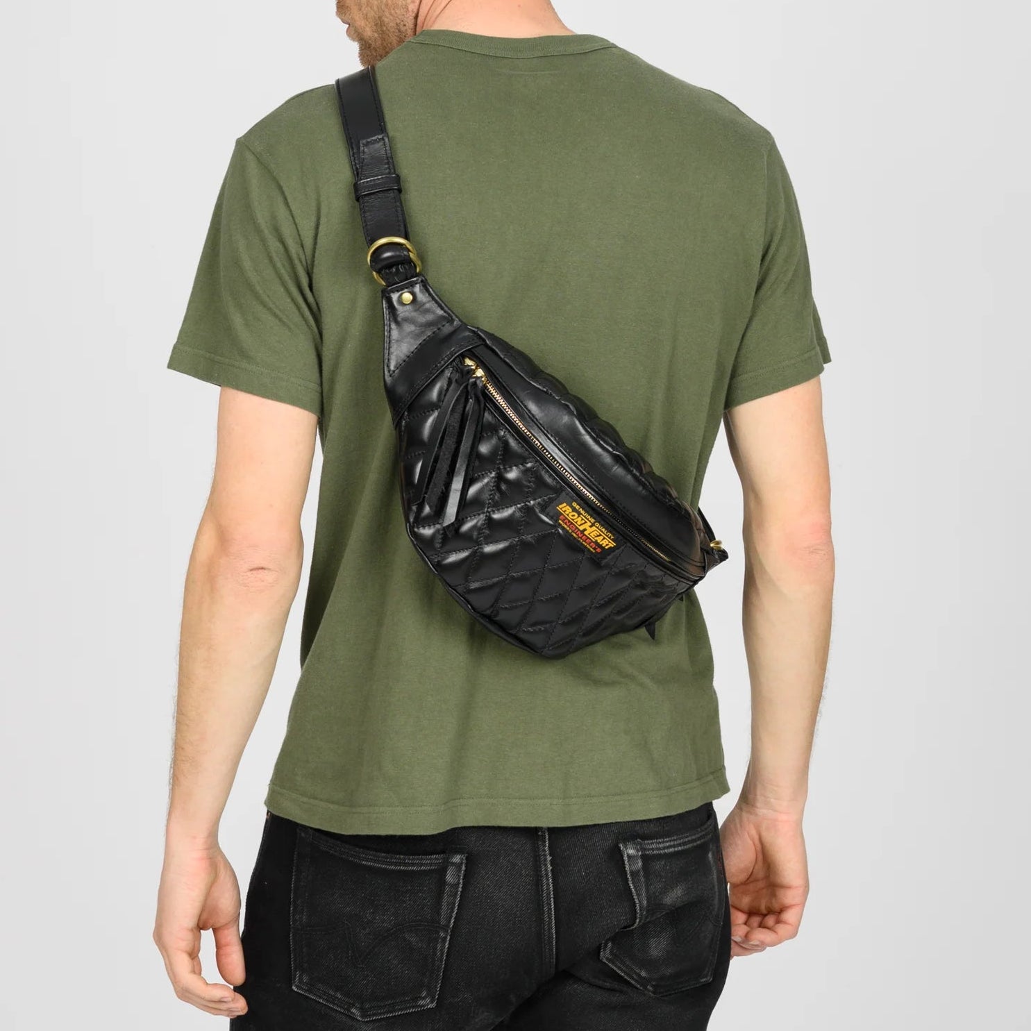 IHE-45-BLK Diamond Stitched Leather Waist Bag Schwarz