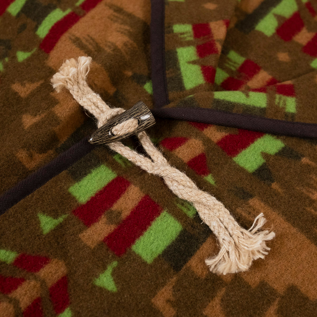 AG82429 Crow Gown Jacquard Mantel