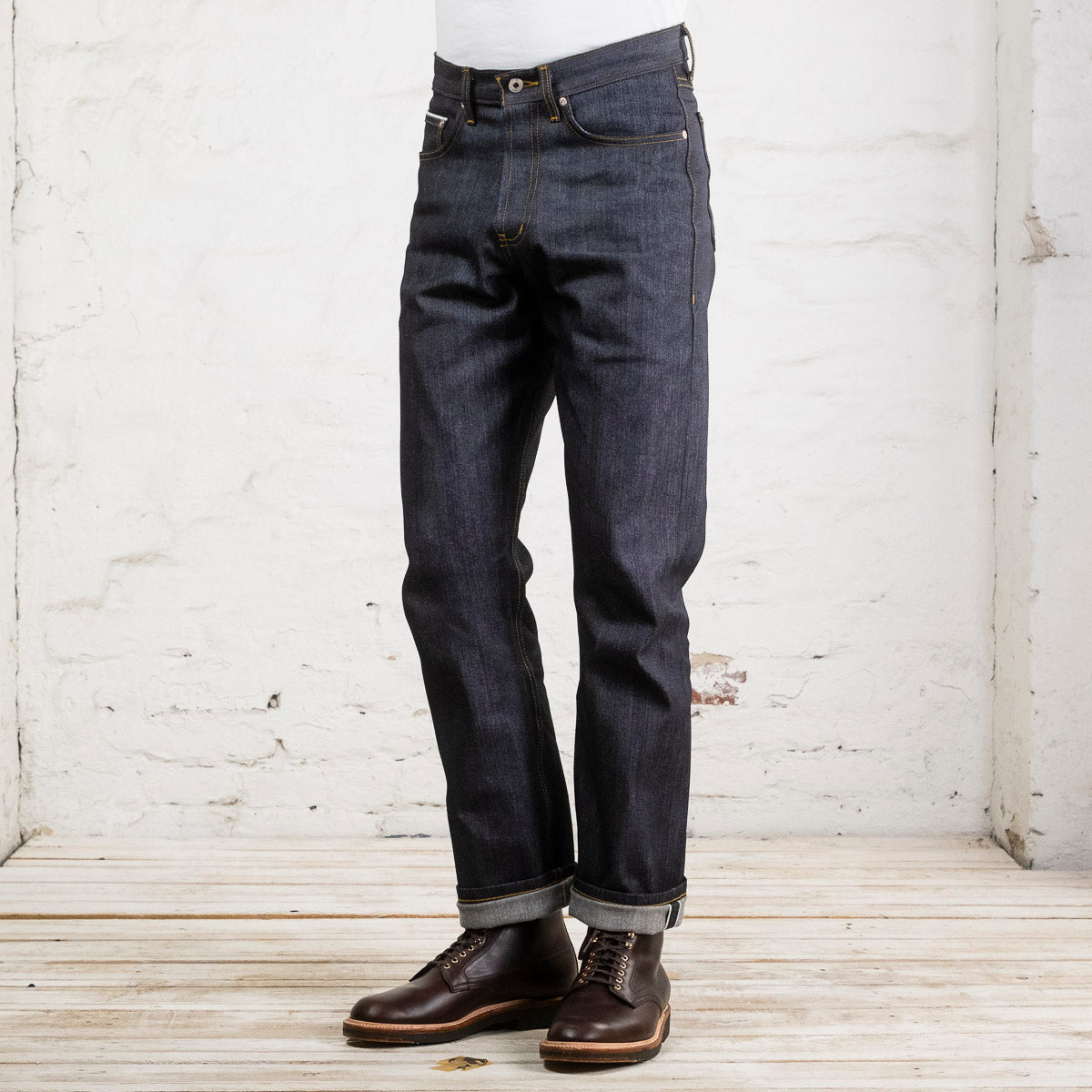 Naked & Famous True Guy Left Hand Twill Selvedge Jeans, Vorderansicht am Model
