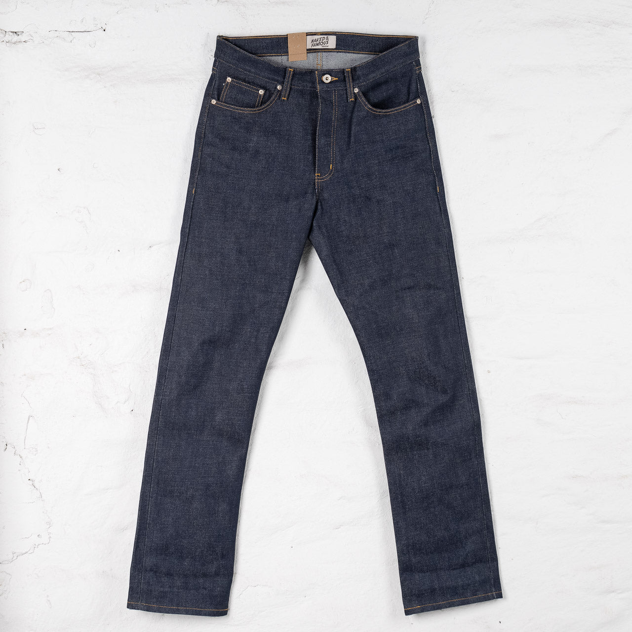 Naked & Famous True Guy Dirty Elephant Jeans, Vorderansicht flach hängend