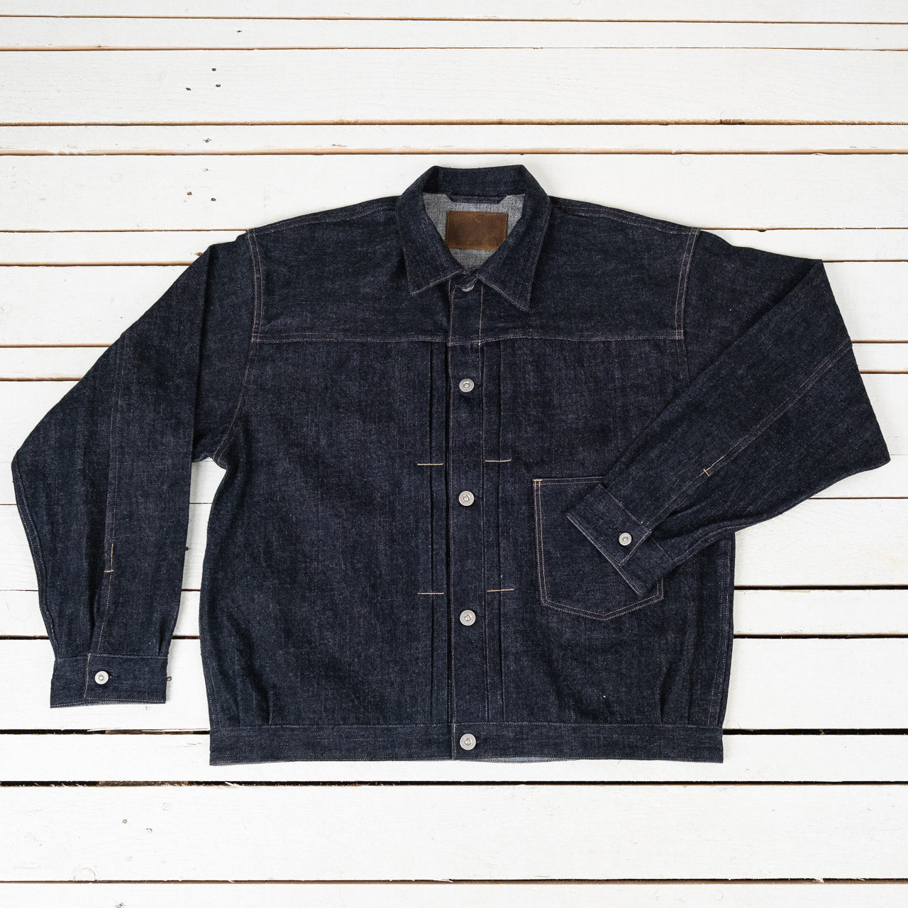 Old Joe Brand One Pocket Jean Jacket Indigo, Vorderansicht der geschlossenen Jacke flach liegend