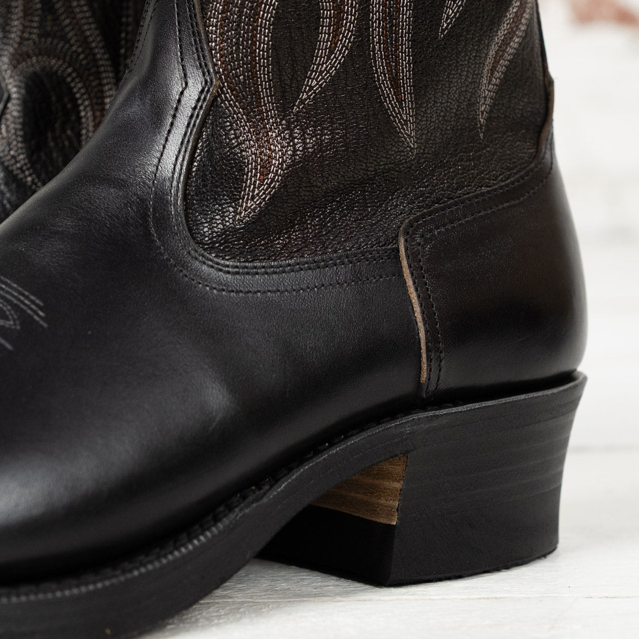 Loro Zip Black