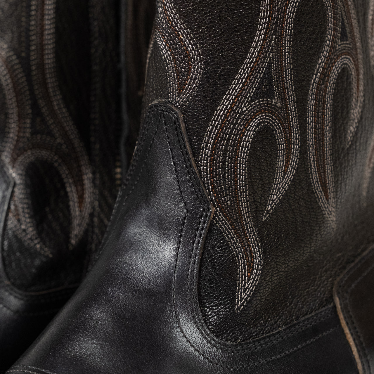 Loro Zip Black