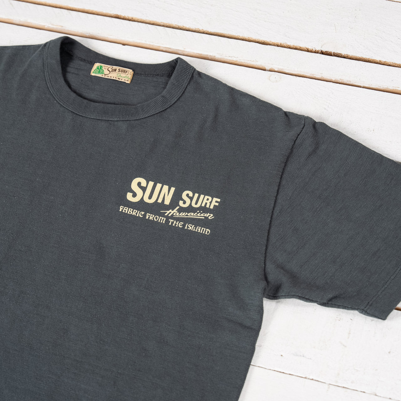 "Sun Surf Logo" Heavy Slub T-Shirt Schwarz
