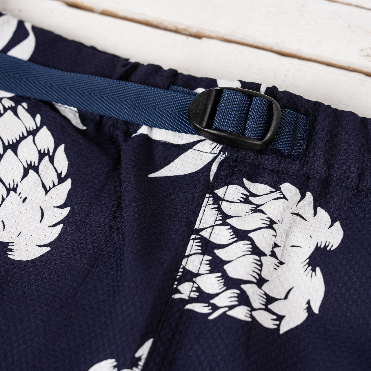 DUKE KAHANAMOKU COOLMAX® HAWAIIAN SHORTS “DUKE'S PINEAPPLE” NAVY