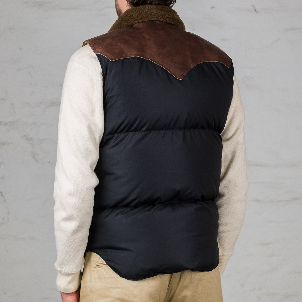 Rocky Mountain x Warehouse Christy Down Vest Schwarz