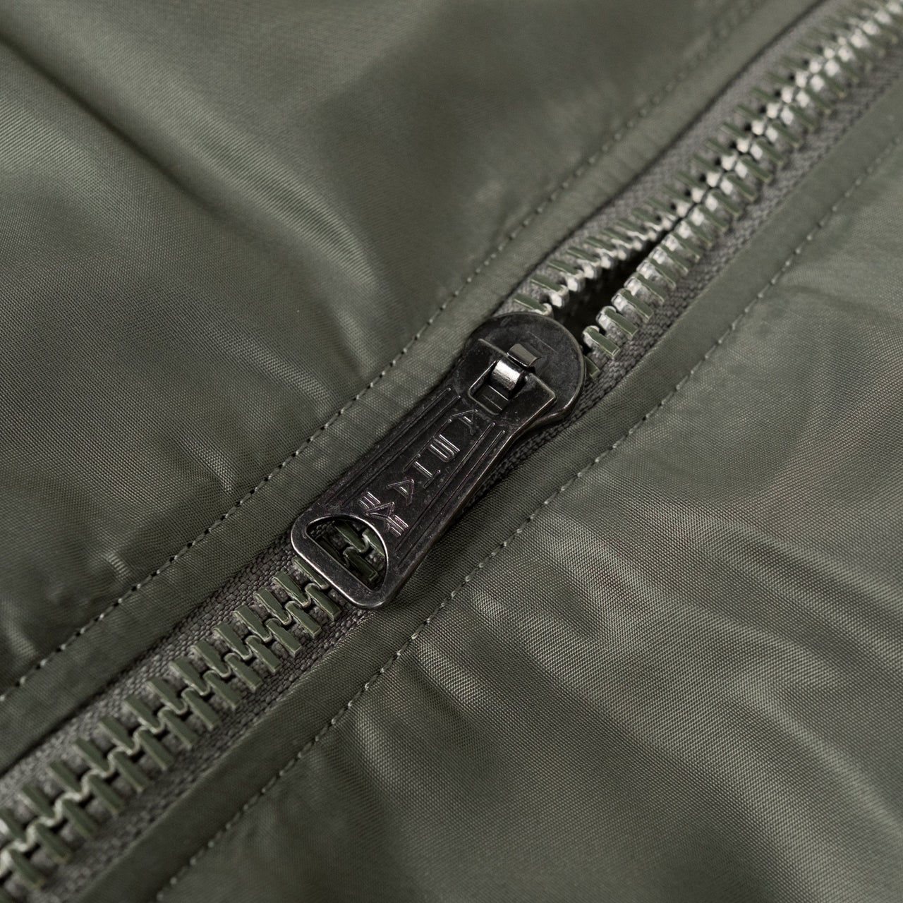 MA-1 Heritage Bomber Jacket Minimalist Edition Oliv