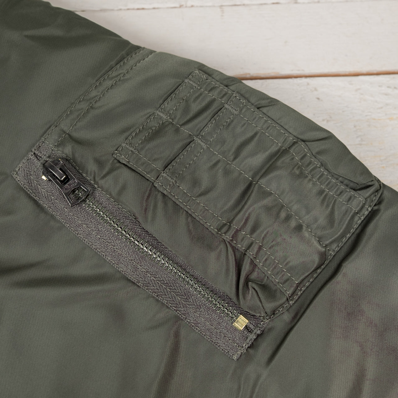 MA-1 Heritage Bomber Jacket Minimalist Edition Oliv