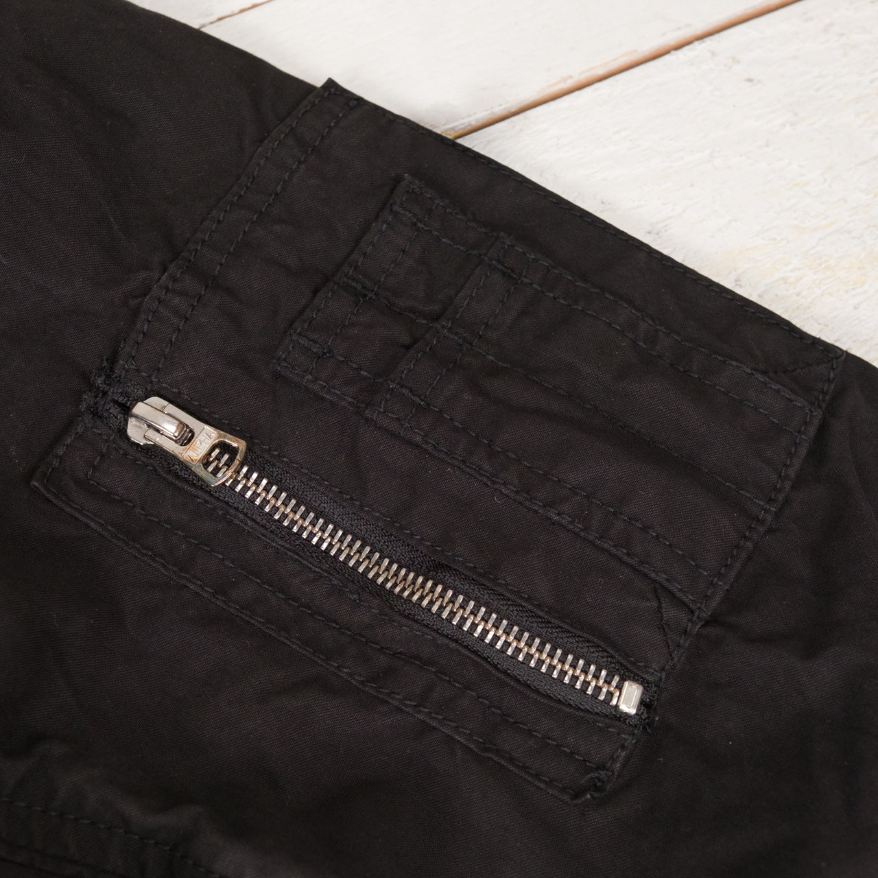 Blouson léger CWU-36/P en toile – Édition minimaliste noire