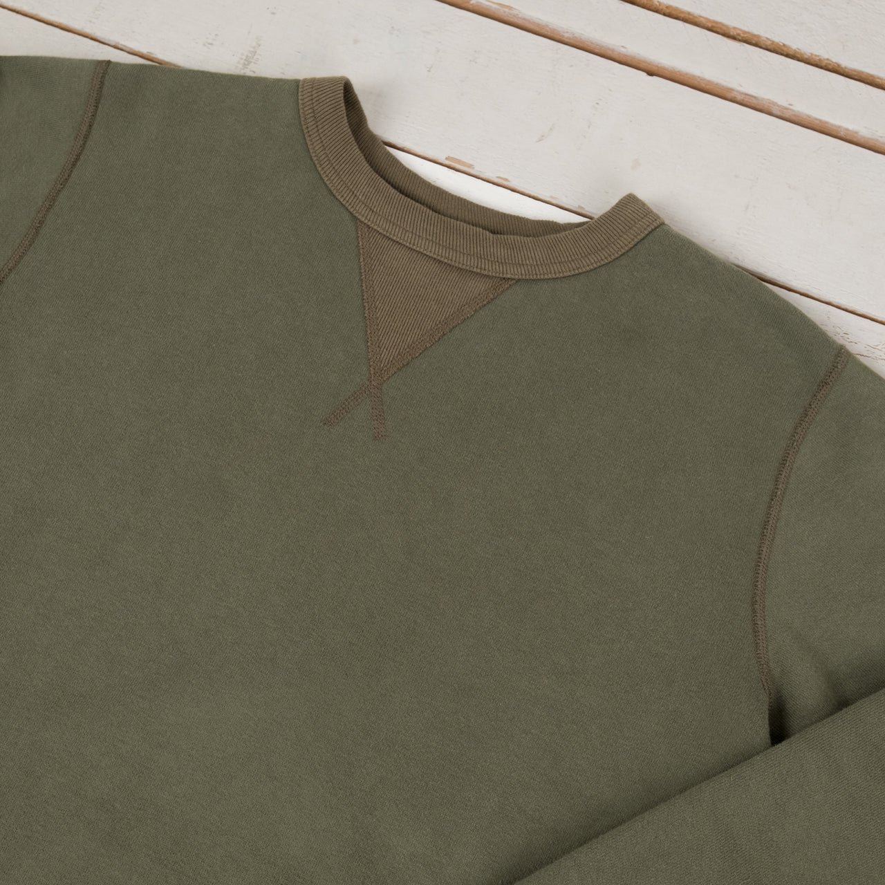 BR65622 Set-In Crew Sweat Olive