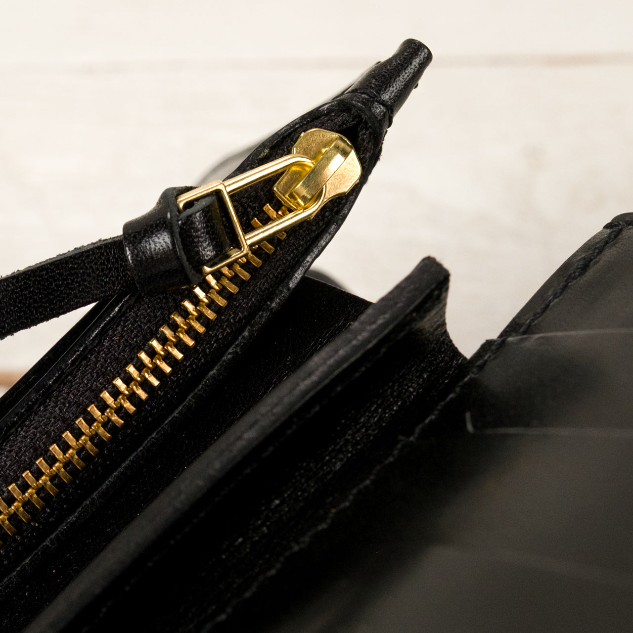 Middle Wallet Black