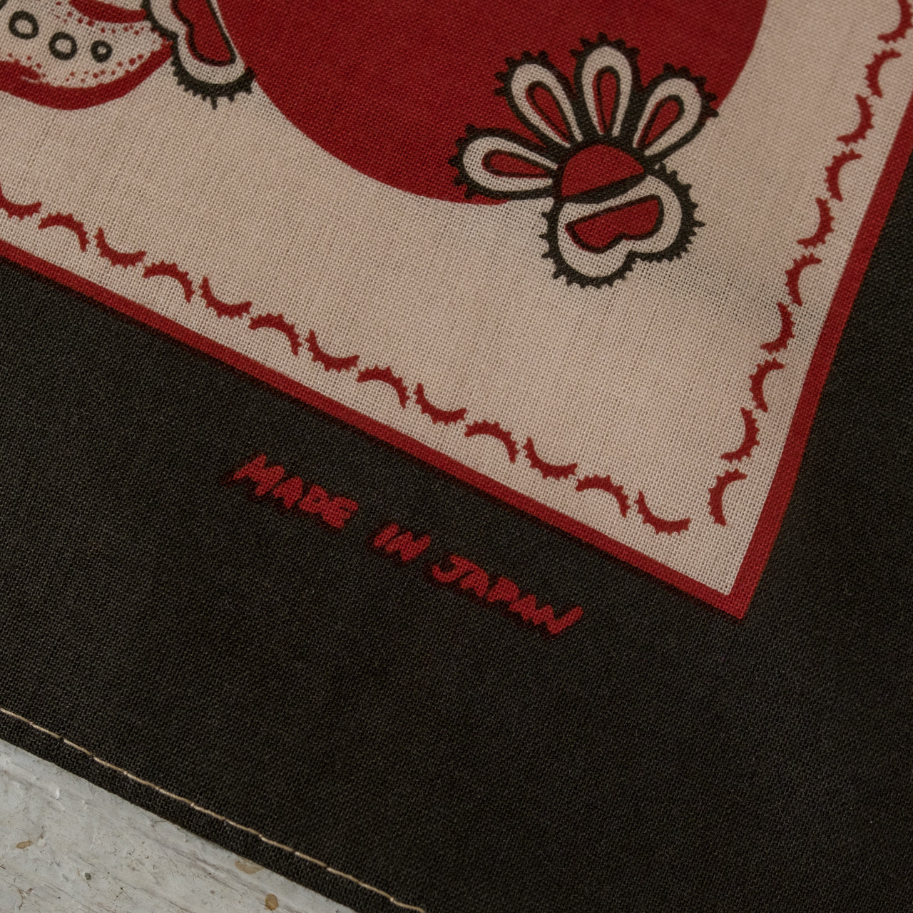 Bandana "Cardinal" 70x70 Sumi