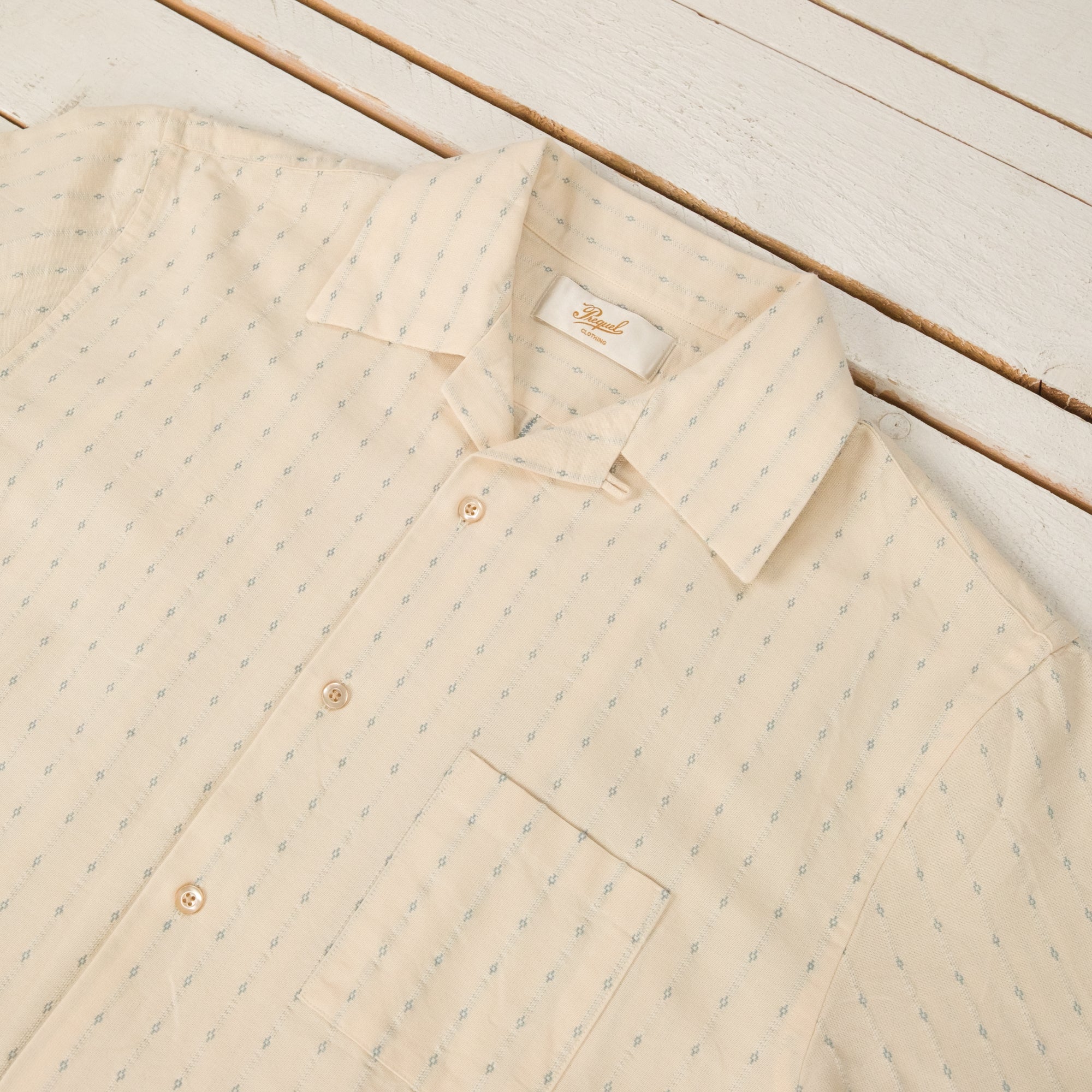 Chemise classique à col ouvert