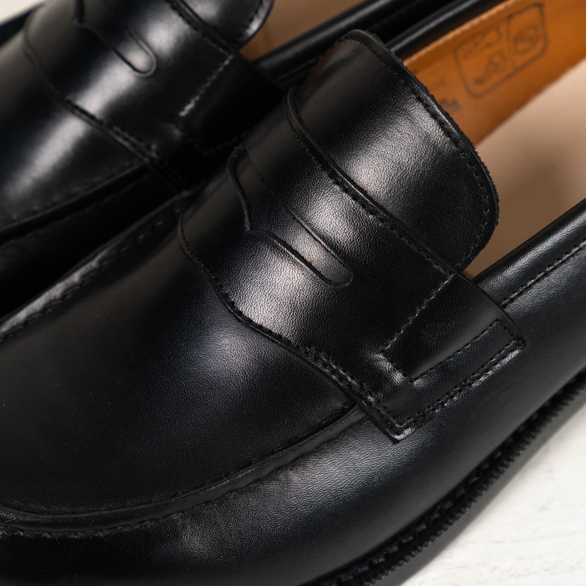 IN'EI Loafer Black Dutch Box Calf