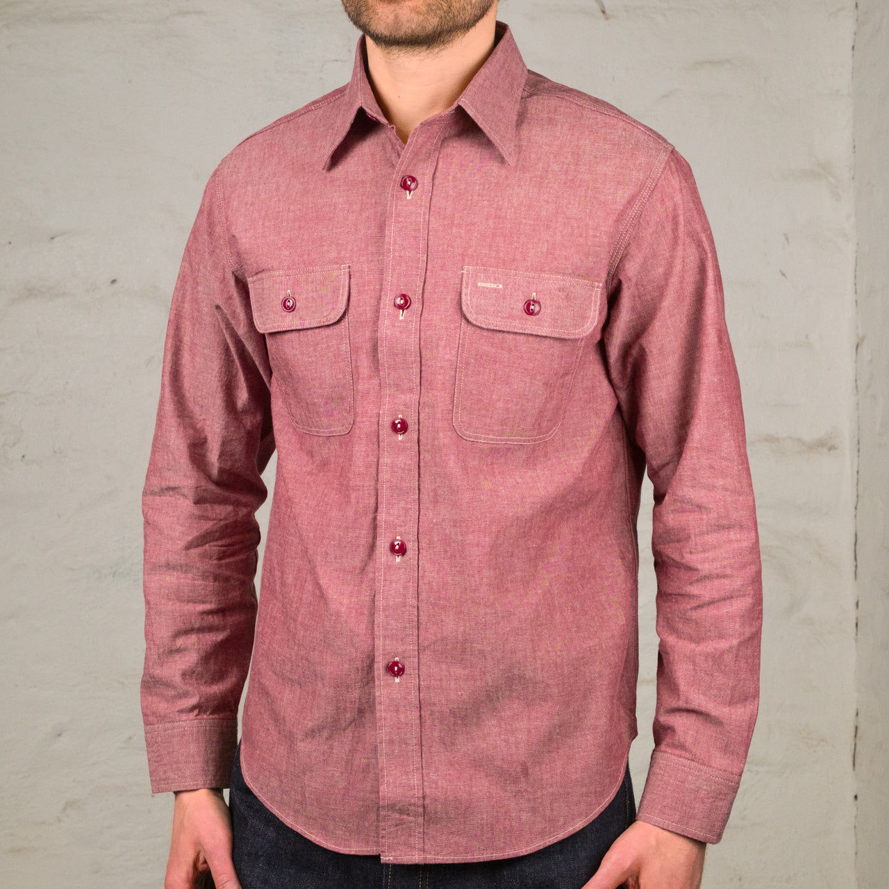 Chemise de travail rouge en chambray