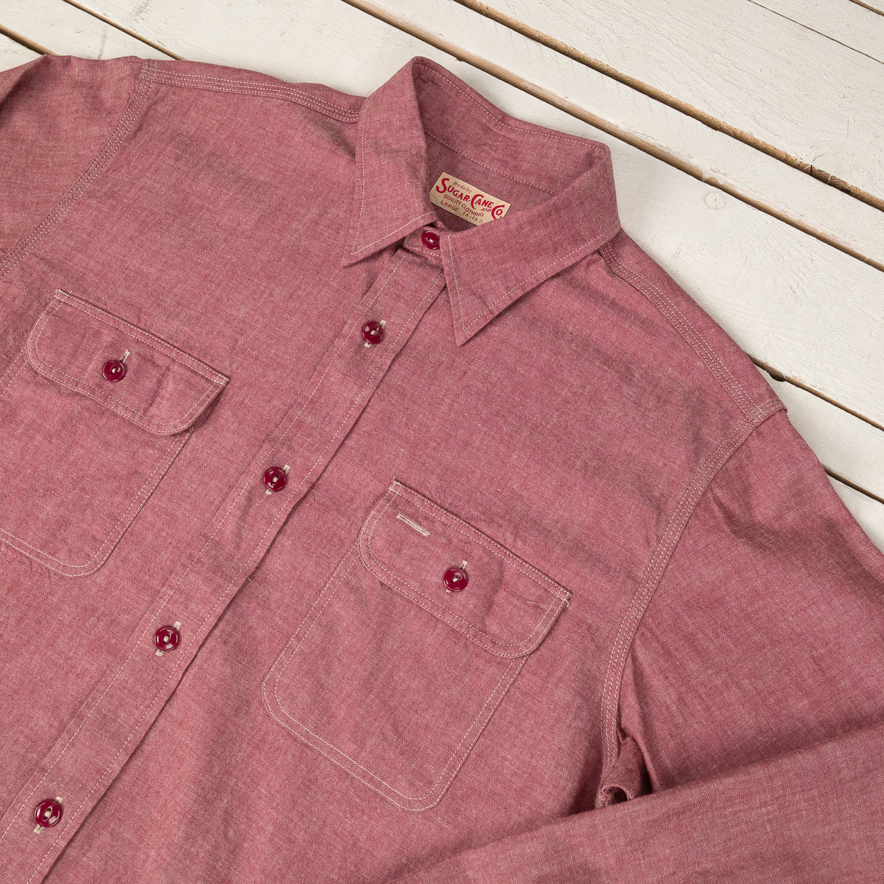 Chemise de travail rouge en chambray