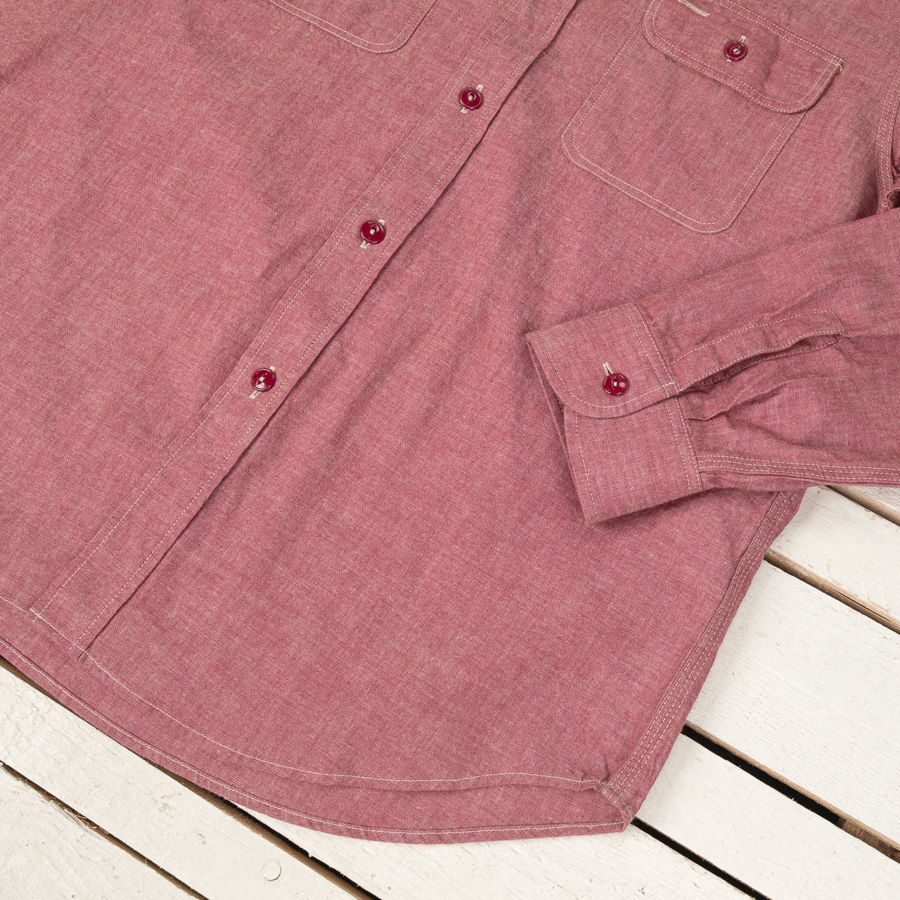 Chemise de travail rouge en chambray