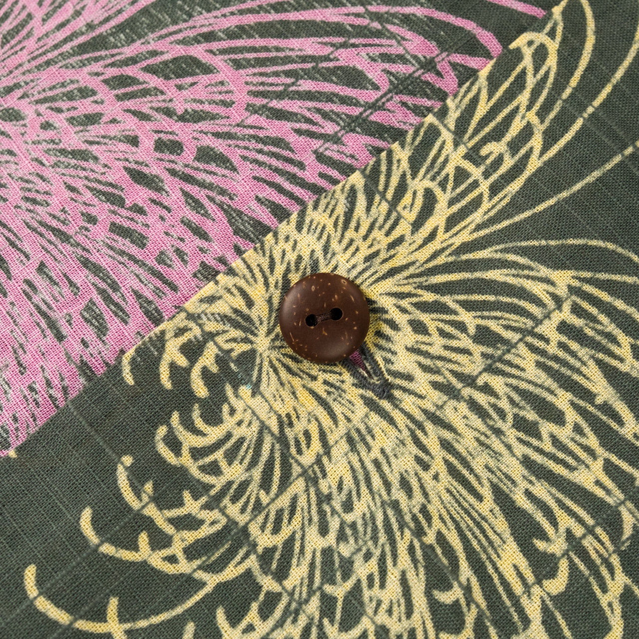 Chemise ouverte en coton et lin flammé "Chrysanthemum" Noir