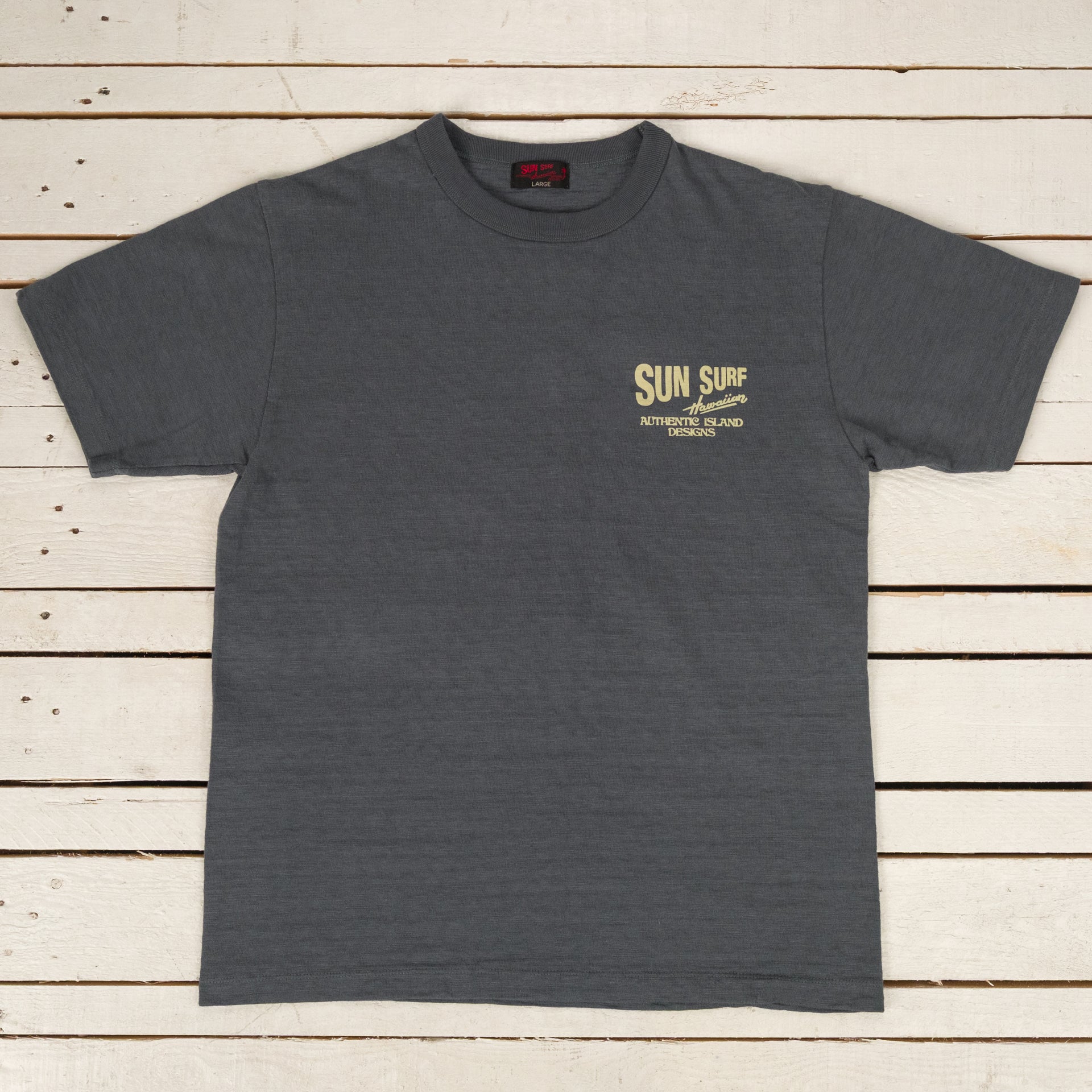 "Betty Higgins Logo" Heavy Slub T-Shirt Schwarz