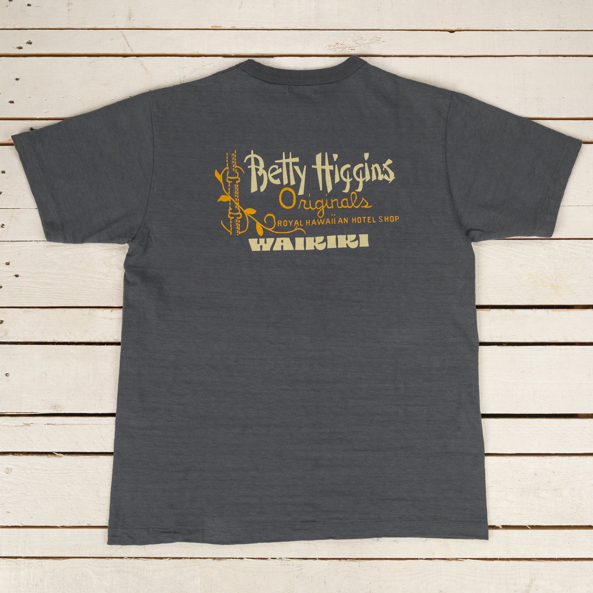 "Betty Higgins Logo" Heavy Slub T-Shirt Schwarz