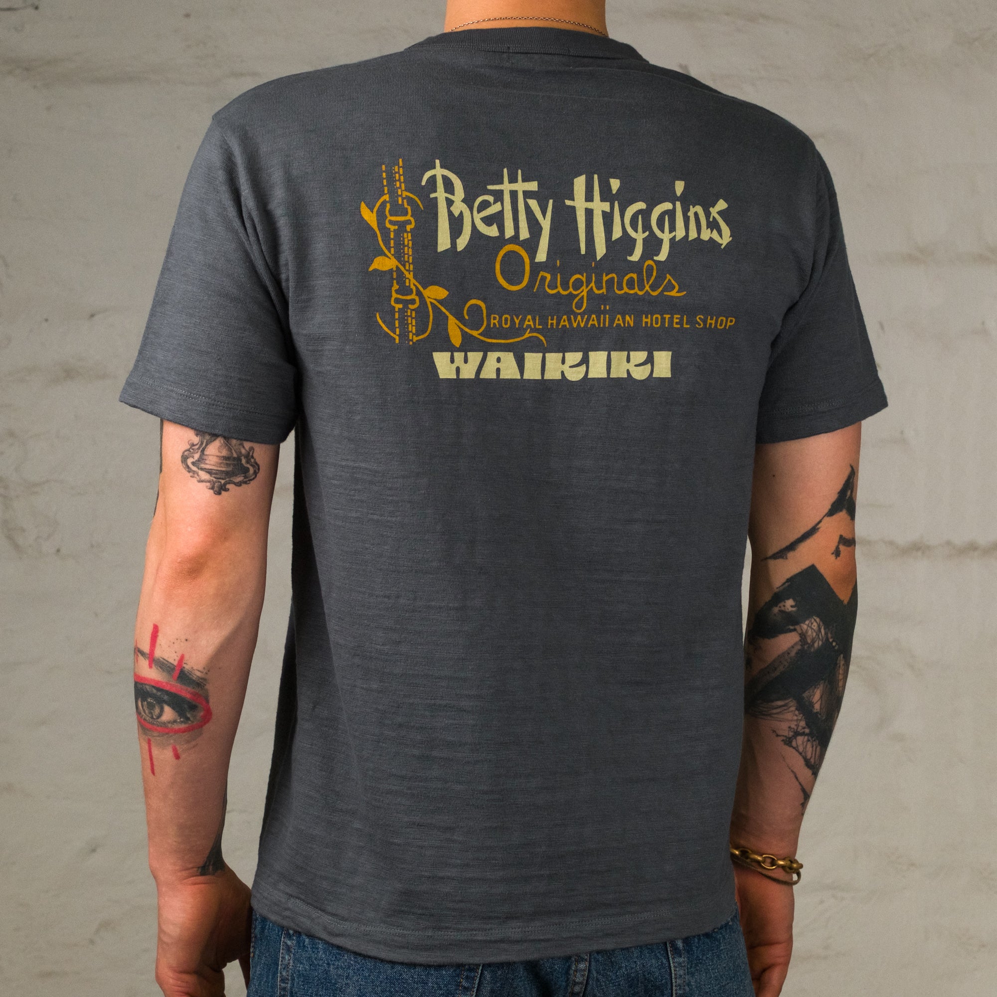 "Betty Higgins Logo" Heavy Slub T-Shirt Schwarz