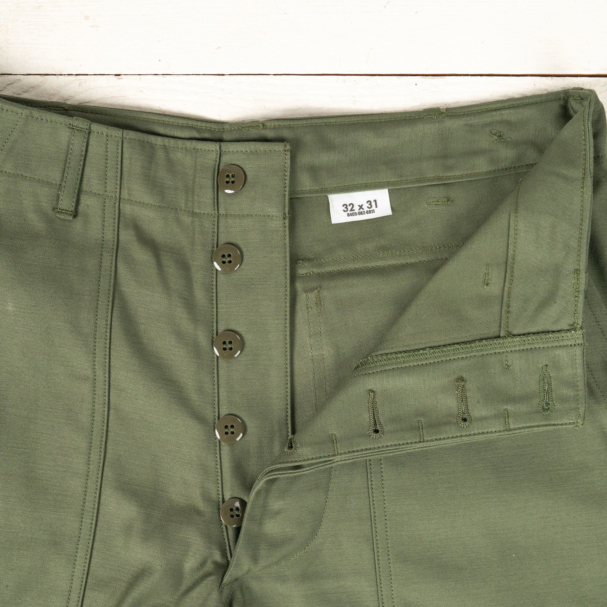Utility Short Coton Satin Olive