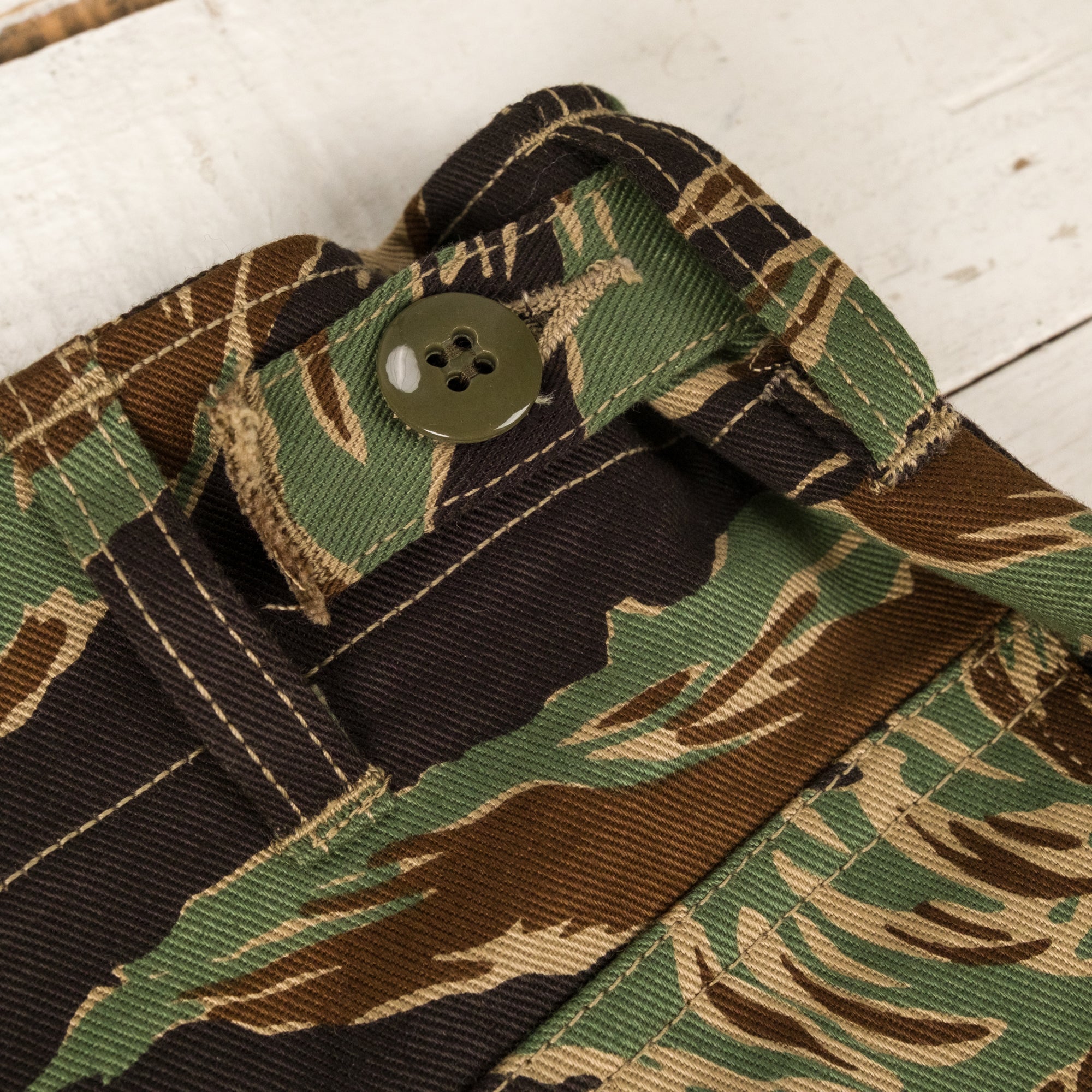 Pantalon de ville camouflage tigre / John Wayne