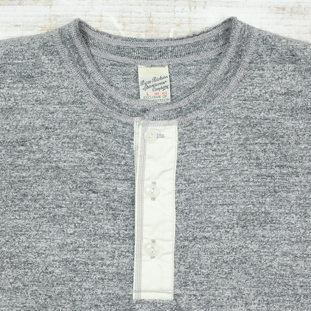 BR79192 Slub Yarn Henley Neck T-Shirt Graumeliert