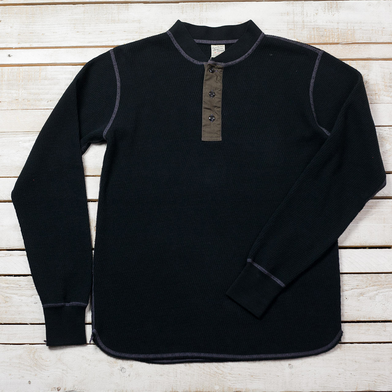 BR68130 Thermal Henley L/S Schwarz