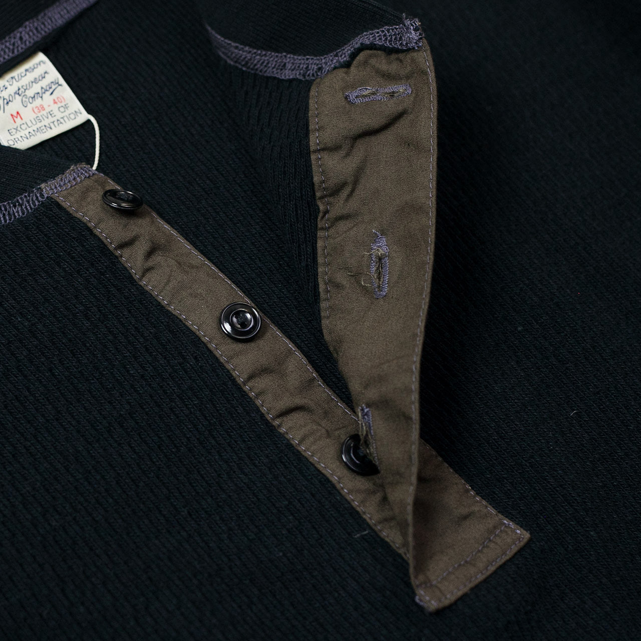 BR68130 Thermal Henley L/S Schwarz