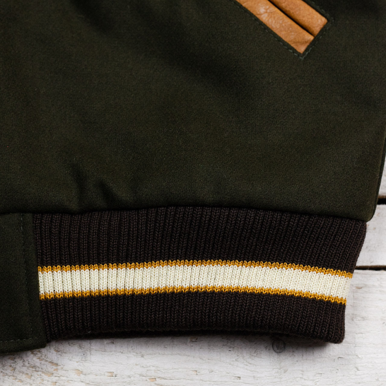 Varsity Jacke Loden / Rust