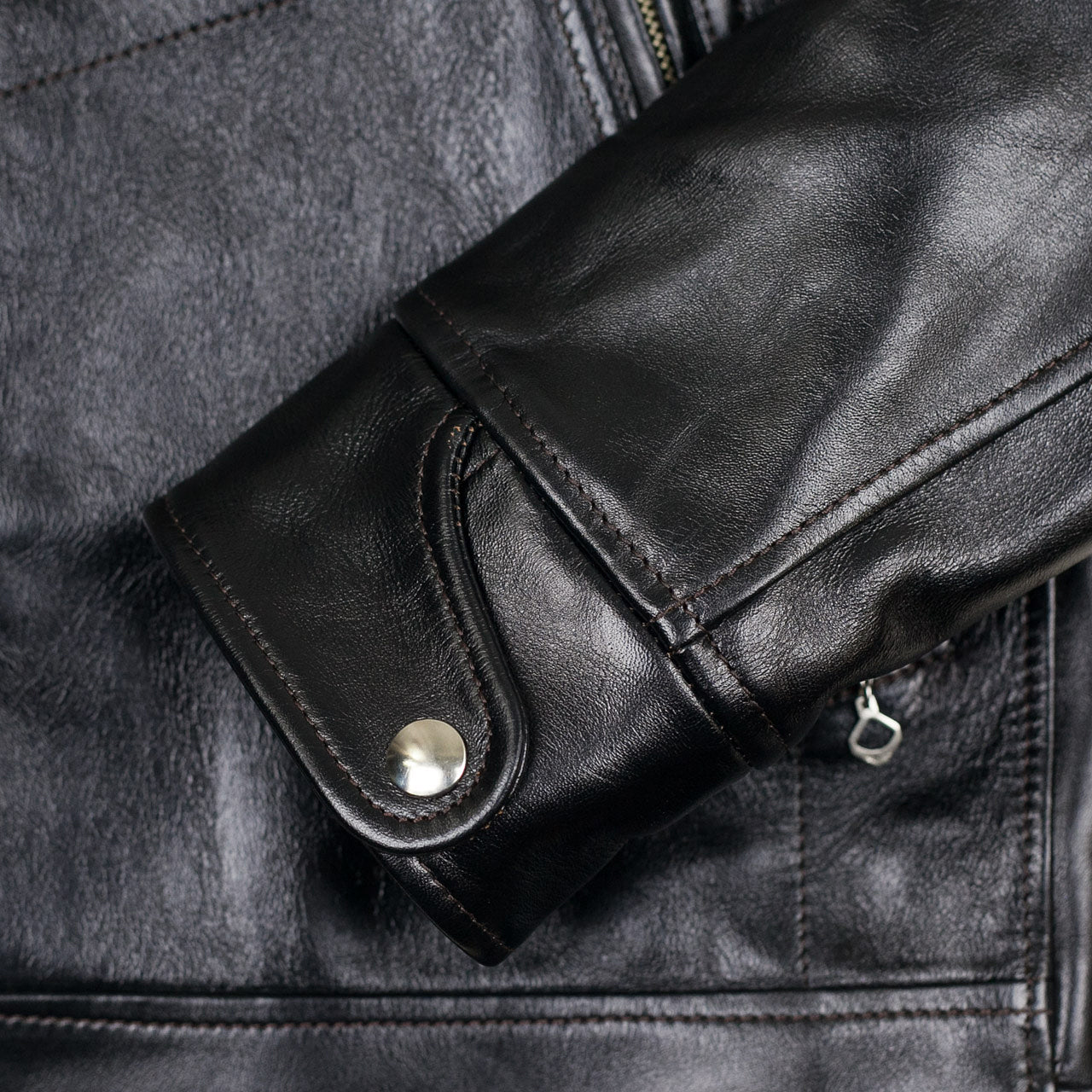 Pferdelederjacke „Hugging The Curve“ Schwarz