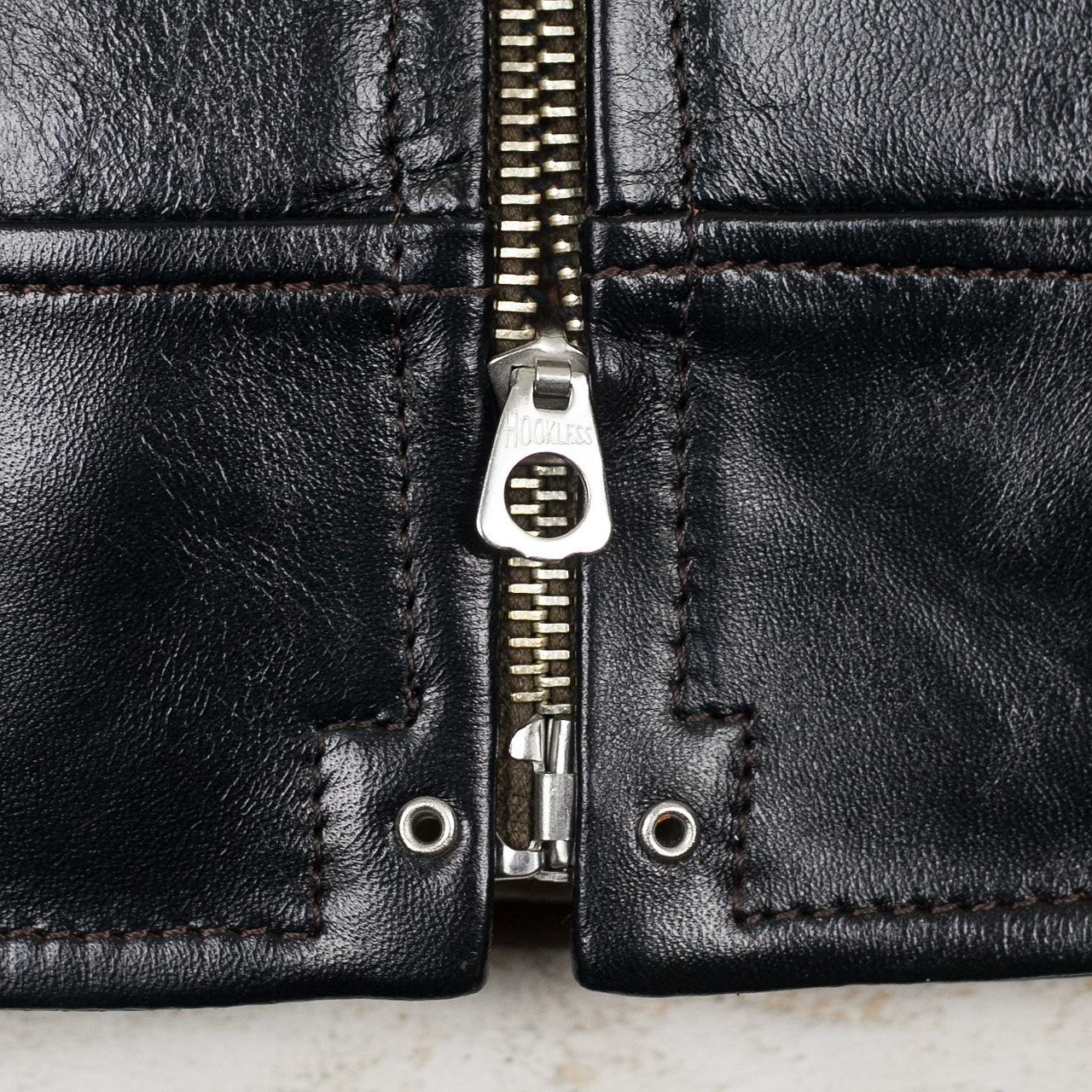Pferdelederjacke „Hugging The Curve“ Schwarz