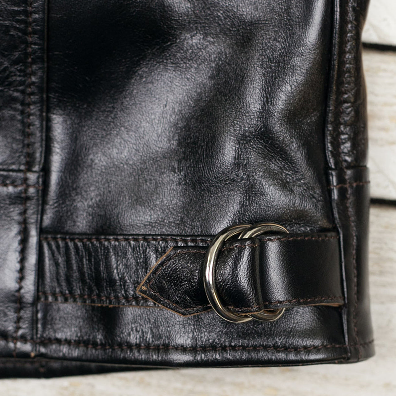 Pferdelederjacke „Hugging The Curve“ Schwarz