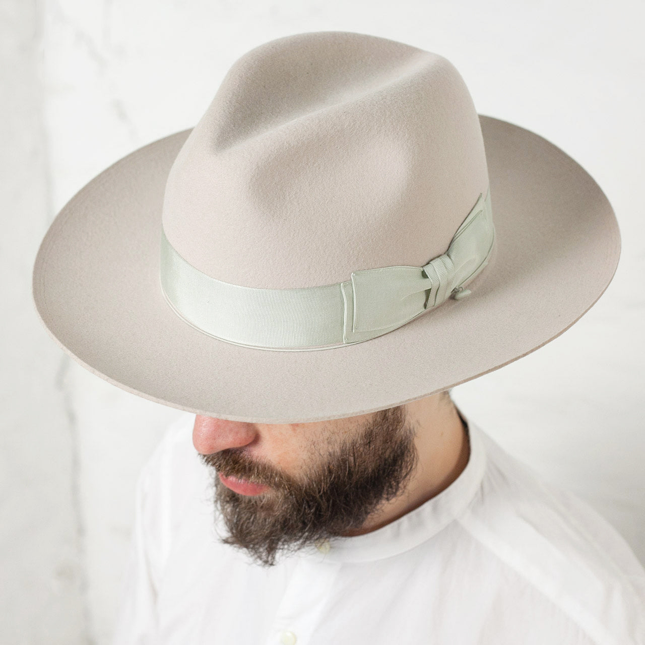The HW Dog & Co. Front-H Hat Off White