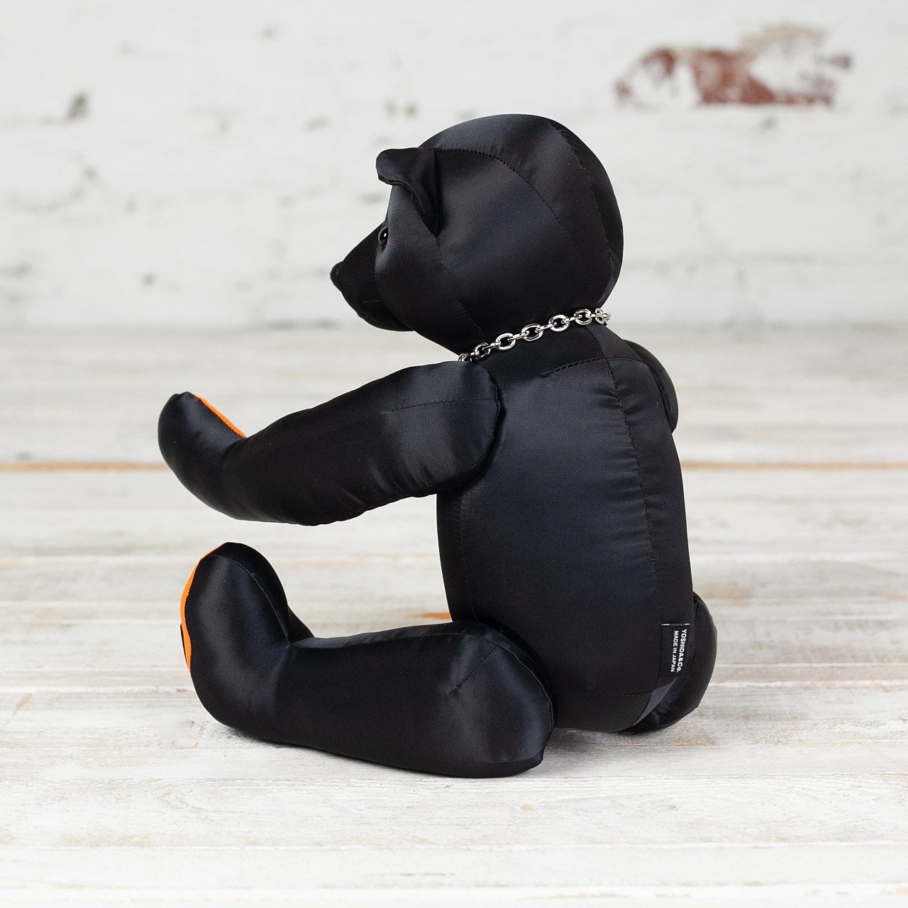 Grizzly Bear Schwarz