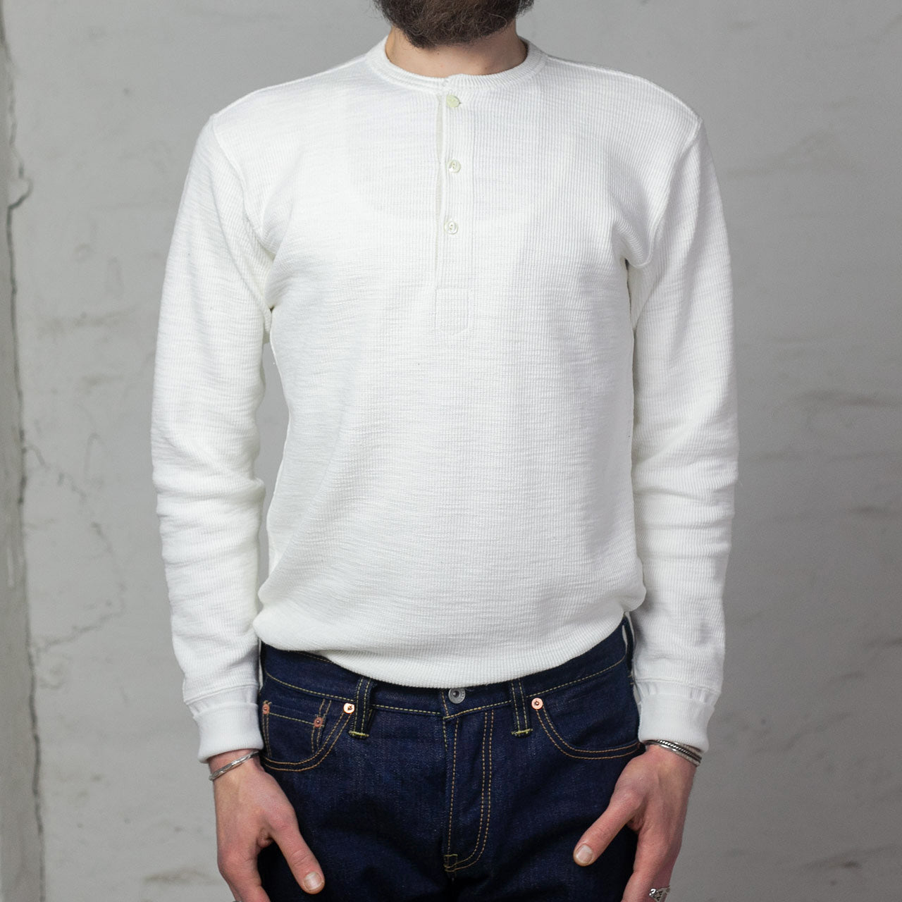 Cardigan Stitch Henley Shirt Weiß
