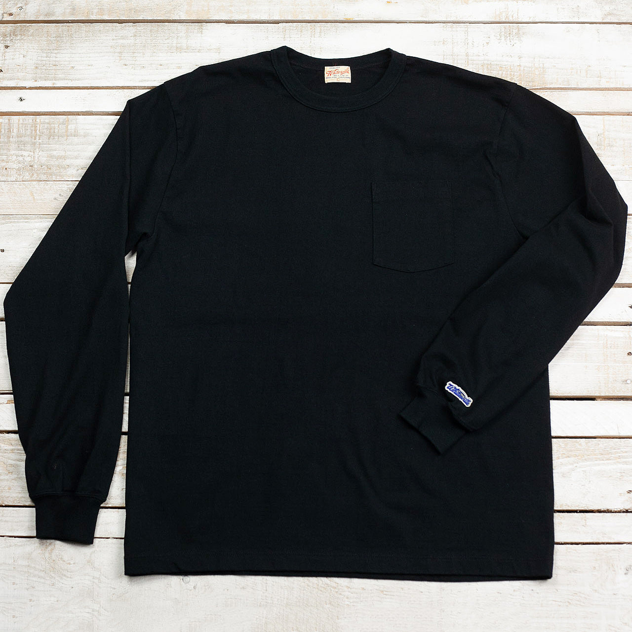 WV68849 Whitesville Longsleeve Pocket Tee Schwarz