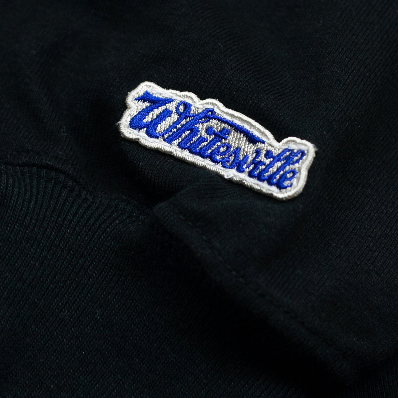 WV68849 Whitesville Longsleeve Pocket Tee Schwarz