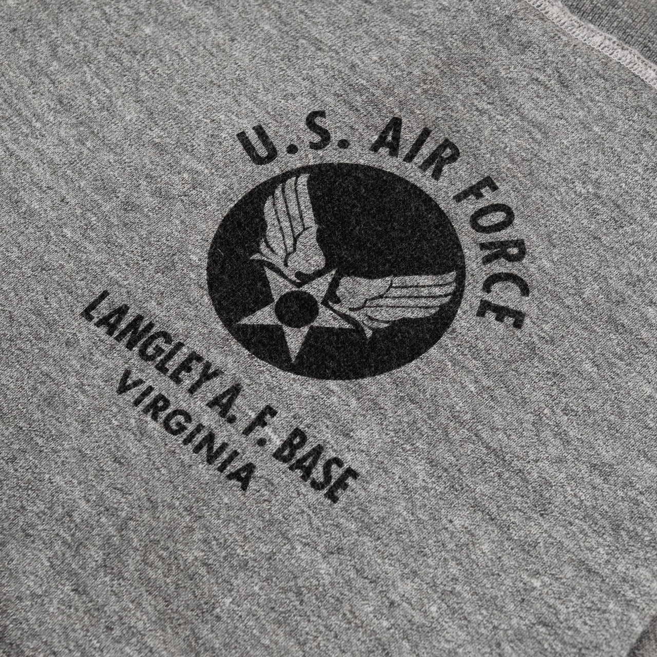 Buzz Rickson's Sweat Pants U.S. Air Force Heather Grey, Detailansicht des Prints