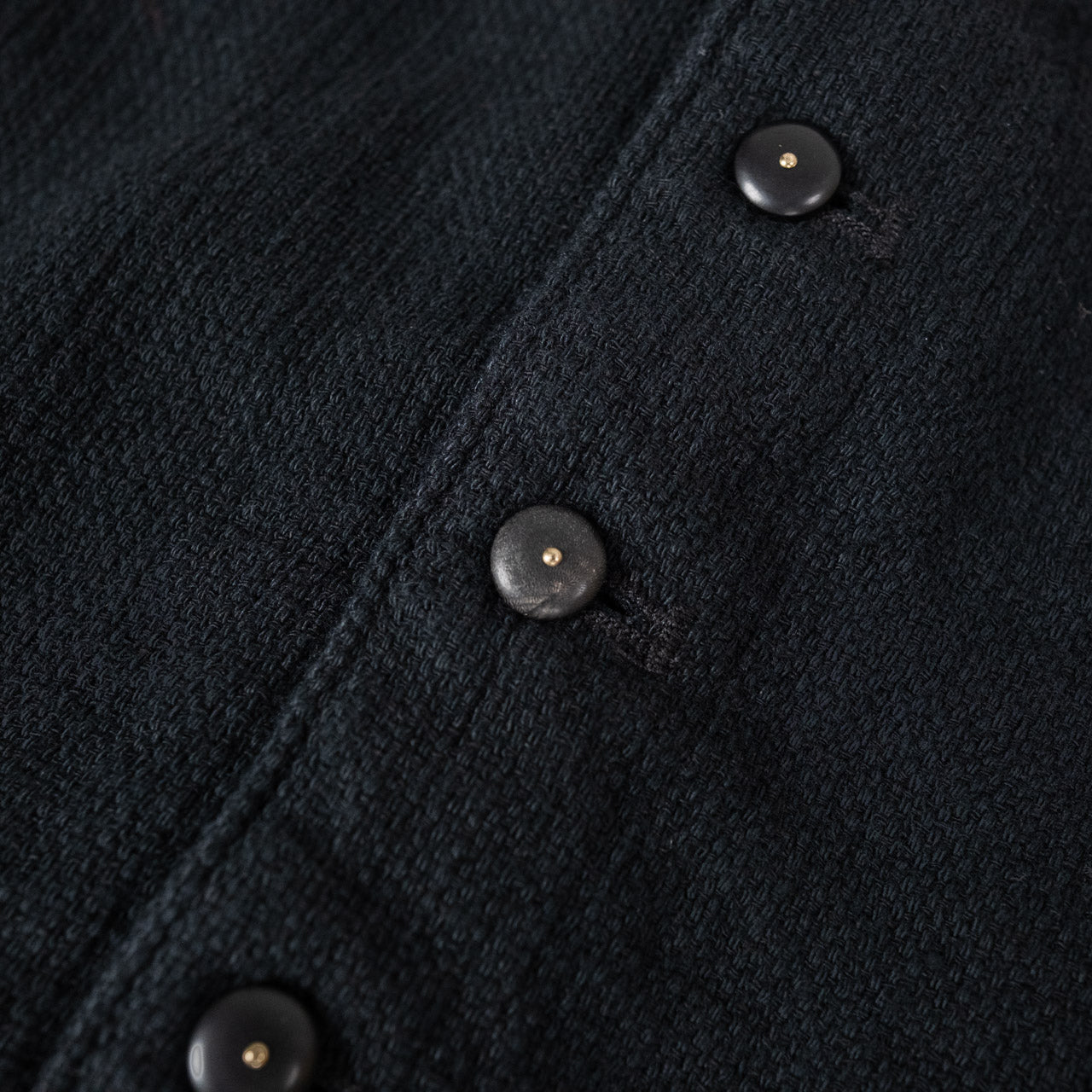 Rasp Dobby Antique Vest Sumi Black