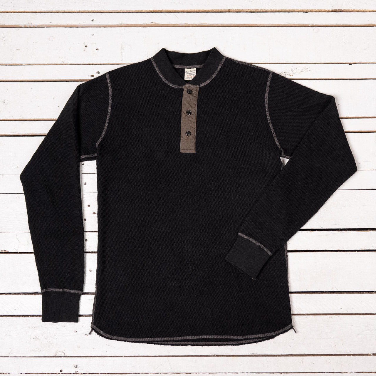 Thermal Henley L/S Black