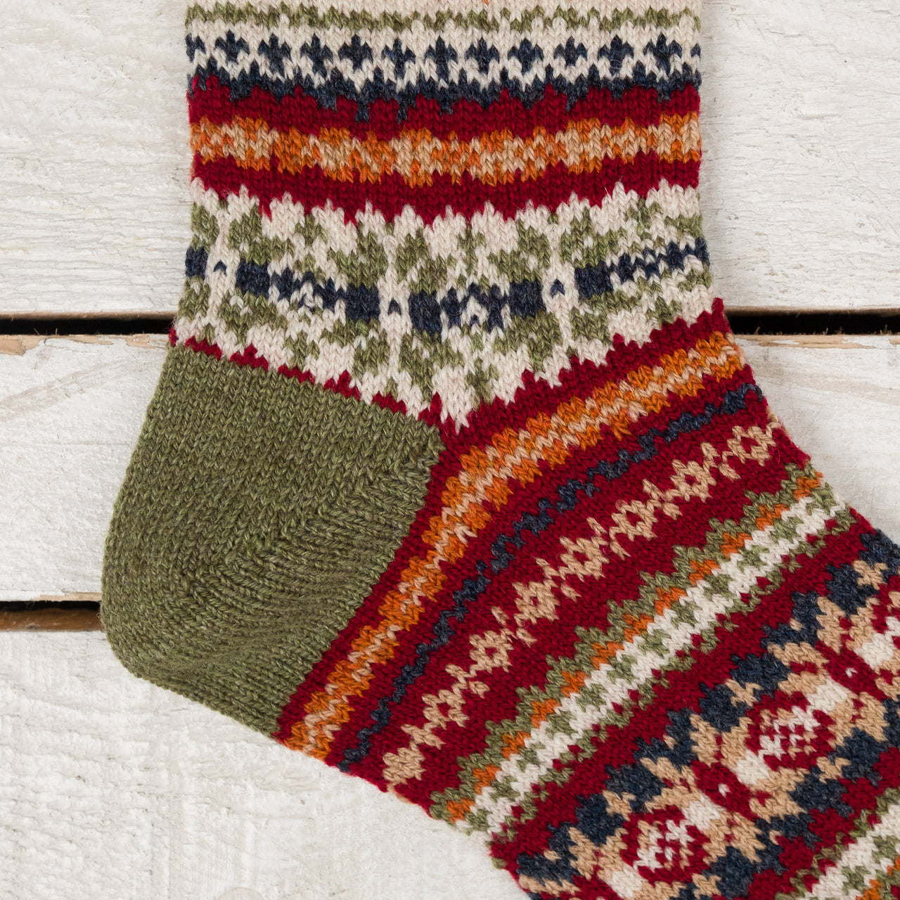 Fair Snow Wool Crimson Socks