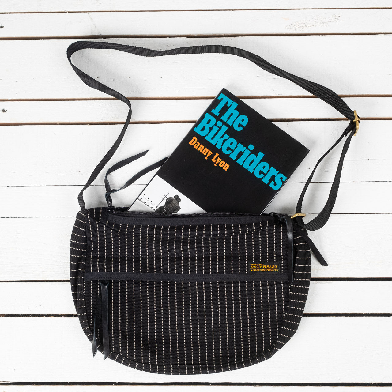 IHE-36 12oz Wabash Small Shoulder Bag Black 