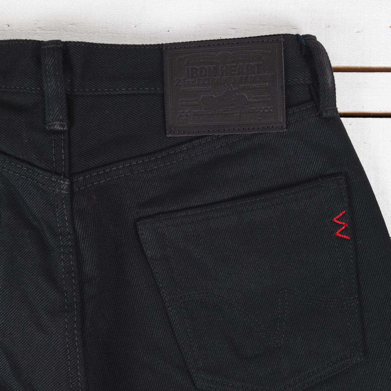 IH-634S-SB 21 oz. Straight Cut Superblack Non-Fade