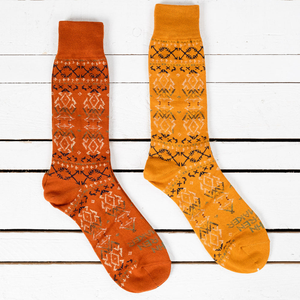 10" gekreuzte Pfeil-Socken