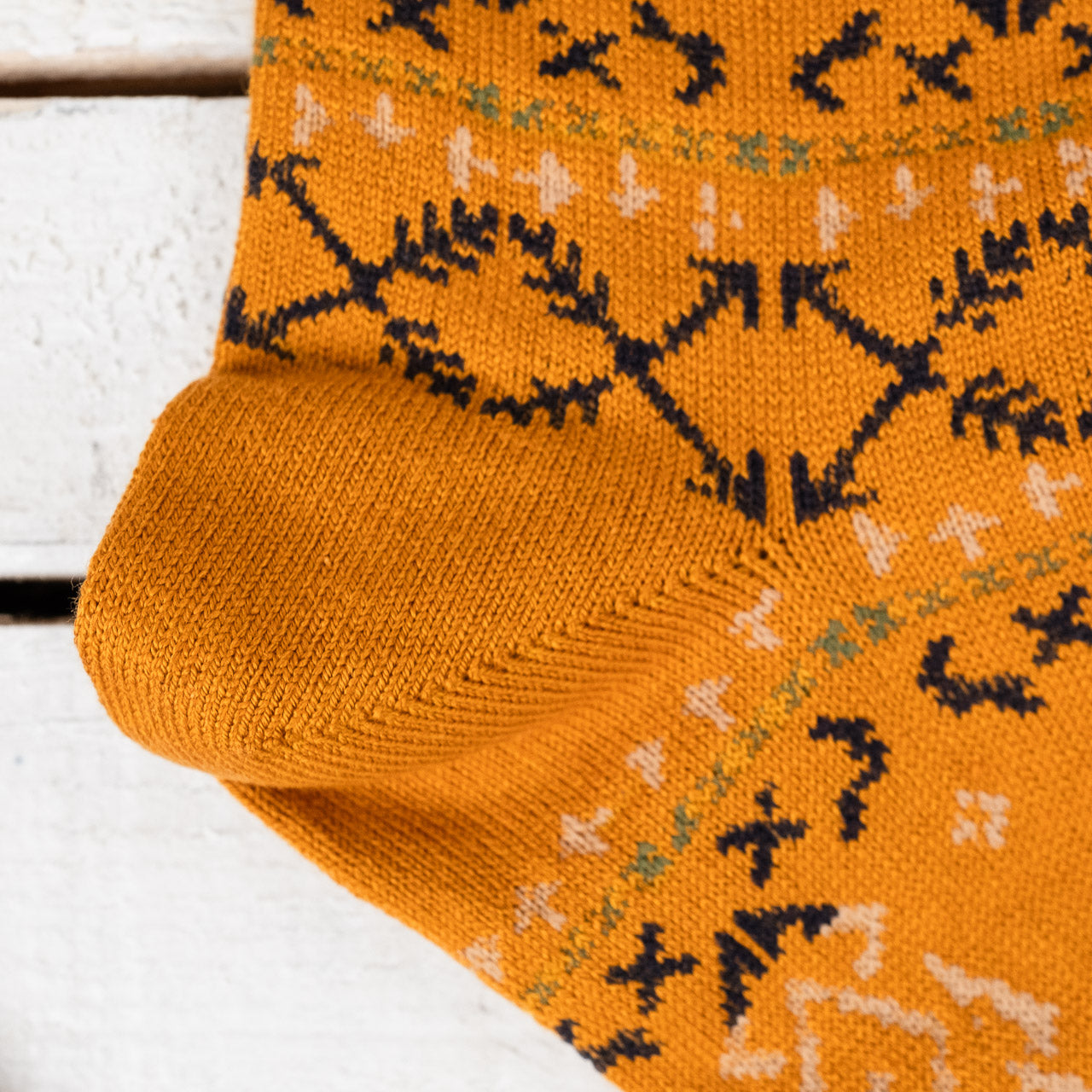 10" Crossed Arrows Socks